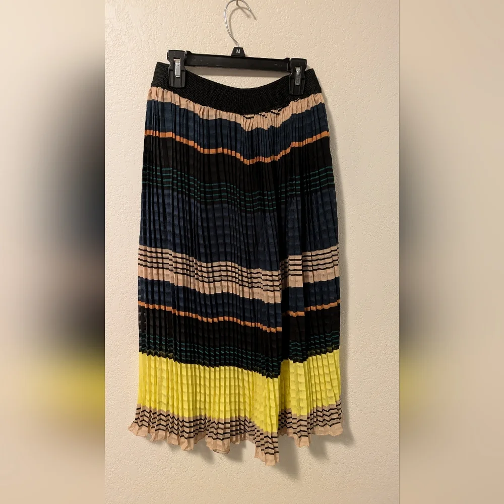 Nineteen @ RR Striped Pleated Skirt - Yellow, Black, and Cream - Picture 2 of 5
